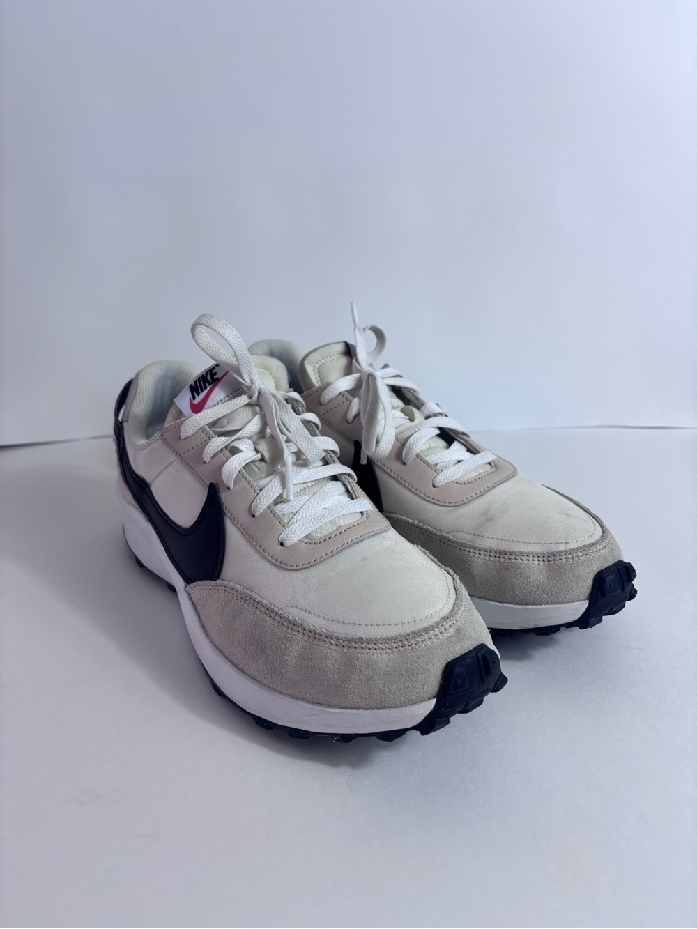 Nike Waffle Debut Womens Size 11 White Black Athletic Road Running Shoes